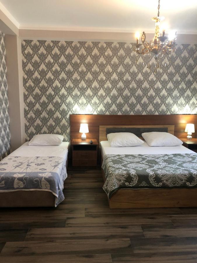 Hotel Гостевой Дом Siella Sochumi Exterior foto